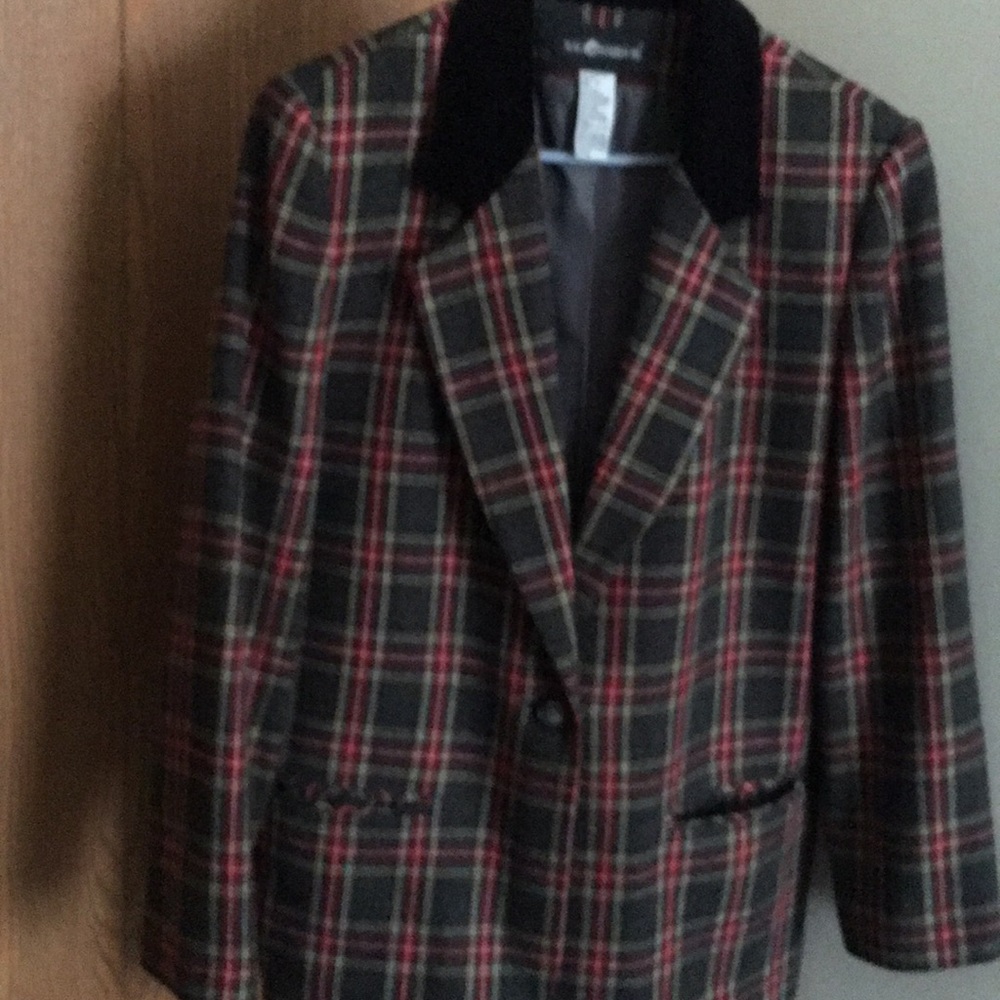 Wool/acrylic/polyester jacket. Plaid